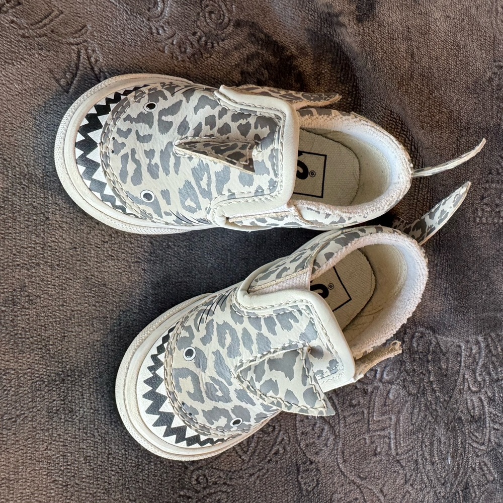 Baby shark vans